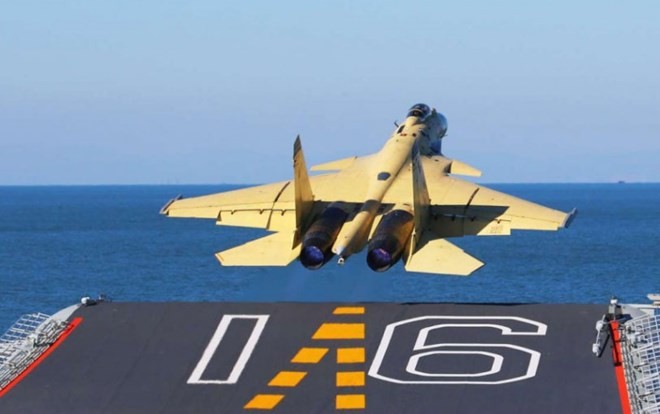 Máy bay J-15 đóng vai trò lực lượng nòng cốt trên các tàu sân bay Trung Quốc. (Nguồn: SCMP)