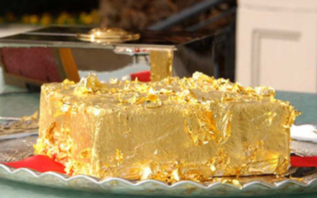 Chiếc bánh kem có trang trí vàng lá 24k ở Thổ Nhĩ Kỳ trị giá 1.000 USD