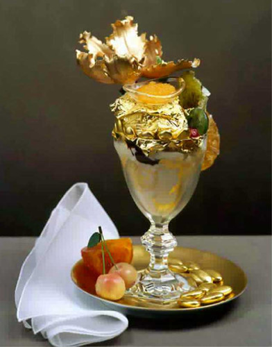Chiếc bánh phủ vàng 23k ở nhà hàng xa xỉ tại New York có giá 1.000 USD
