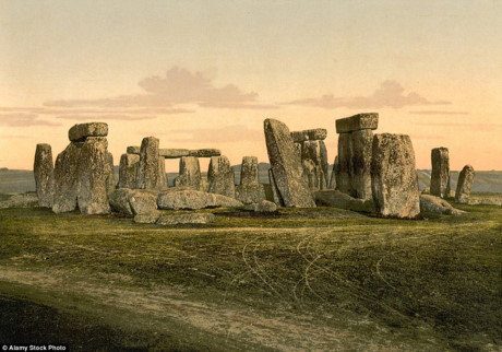 Từ cách đây 100 năm, những thắng cảnh nổi tiếng như bãi đá cổ Stonehenge dường như vẫn không thay đổi nhiều so với hiện tại.