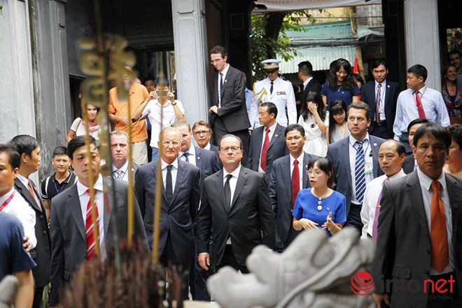 Tổng thống Pháp thăm đền Kim Ngân.