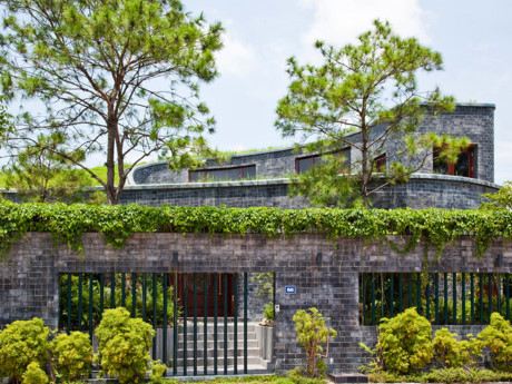 Nhà đá (Stone House) tại Quảng Ninh, tổng diện tích 360m2.