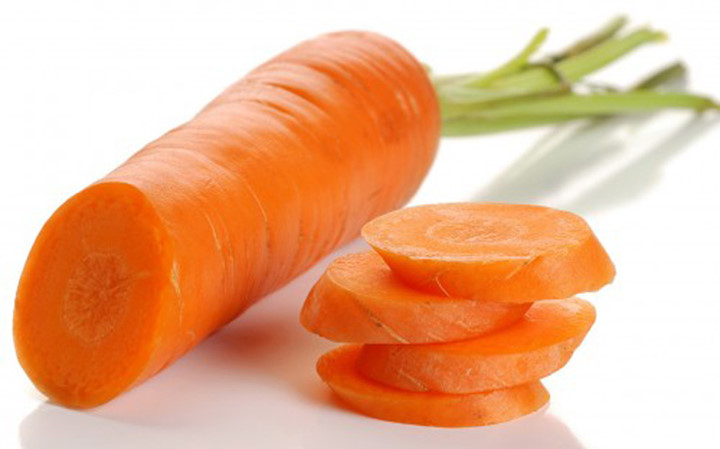 Cà rốt kỵ củ cải: Cà rốt chứa nhiều enzym phân giải vitamin C, củ cải giàu vitamin C, hai thứ này ăn chung sẽ phá hủy các thành phần dinh dưỡng.