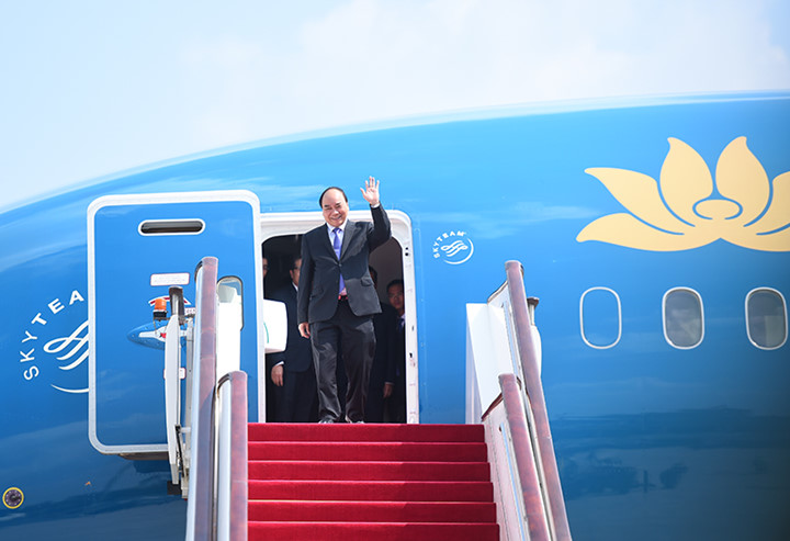 Sáng 12/9, Thủ tướng Nguyễn Xuân Phúc và Đoàn Cấp cao Việt Nam đã rời thành phố Nam Ninh, tỉnh Quảng Tây, tới Thủ đô Bắc Kinh, bắt đầu thăm chính thức Trung Quốc theo lời mời của Thủ tướng Quốc Vụ viện nước Cộng hòa Nhân dân Trung Hoa Lý Khắc Cường.