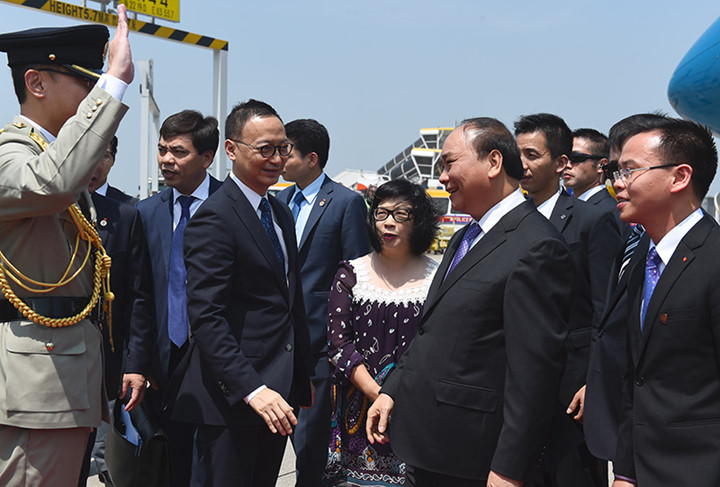 Sáng 14/9, Thủ tướng và Đoàn cấp cao Việt Nam rời thủ đô Bắc Kinh và đến thăm Đặc khu hành chính Hong Kong, Trung Quốc vào trưa cùng ngày.