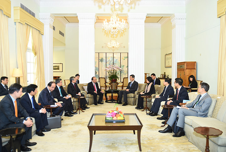 Sáng 15/9, Thủ tướng Nguyễn Xuân Phúc đã hội kiến với ông Lương Chấn Anh, Trưởng Khu Hành chính đặc biệt Hong Kong và tiếp bà Lâm Trịnh Nguyệt Nga, Tổng Thư ký Chính quyền Khu Hành chính đặc biệt Hong Kong.