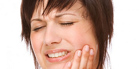 Ngô chứa lượng lớn đường nên có thể gây sâu răng ở một số người. Tuy nhiên, điều này là không phổ biến.