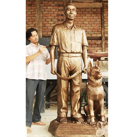 Bức tượng tỷ lệ 1:1 chân dung vị tướng tình báo Phạm Xuân Ẩn