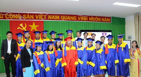 Năm 2016, trường đã đào tạo 2 đoàn giáo viên Lào học nghiệp vụ sư phạm dạy nghề.