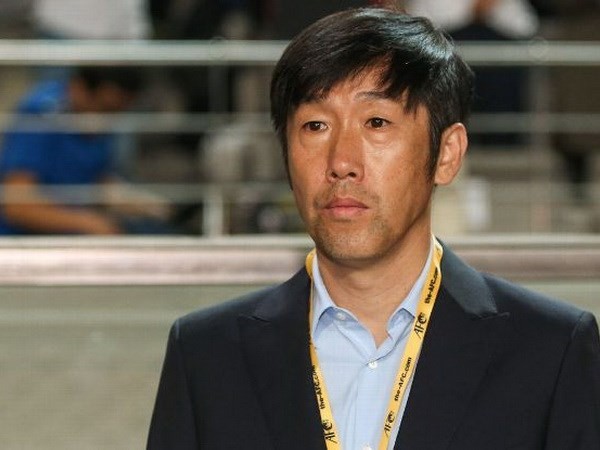 Huấn luyện viên Gao Hongbo của Trung Quốc đã từ chức sau thất bại tối qua cùng đội tuyển. (Ảnh: ESPN)