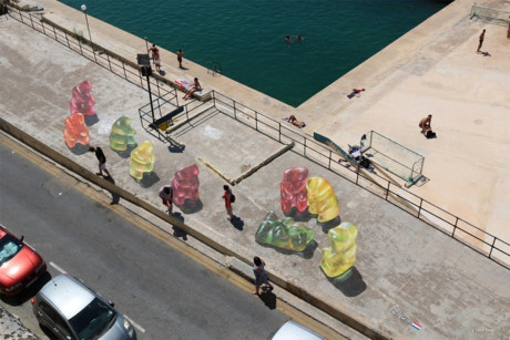 Những viên kẹo dẻo 3D trên đường phố Malta.