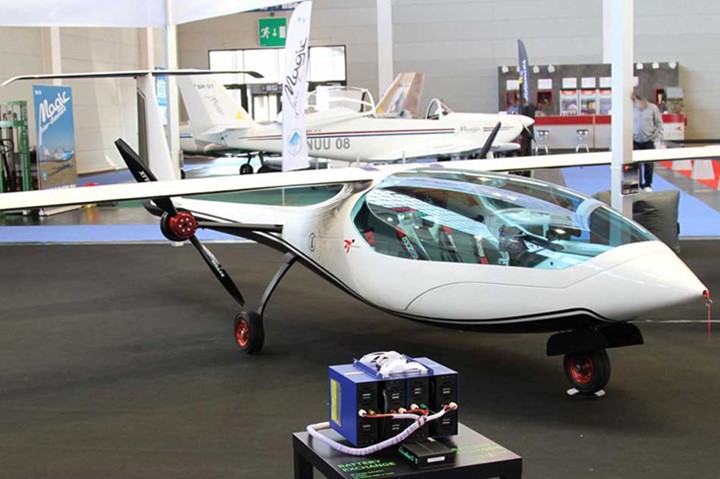 Eurosport Aircraft’s Crossover là một thiết kế sáng tạo của Bồ Đào Nhà. Máy bay này gắn mô-tơ 40kW
