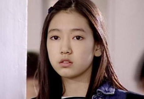 Vào vai nhân vật Han Jeong Seo lúc nhỏ khi mới chỉ 13 tuổi nhưng Park Shin Hye đã lấy đi nước mắt của bao khán giả bởi sự hóa thân tuyệt vời vào nhân vật. Với diễn xuất chân thành, tự nhiên và giàu cảm xúc, cô bé Shin Hye khi ấy đã vinh dự được trao tặng giải thưởng “Sao nhí xuất sắc nhất” tại SBS Drama Awards 2003.