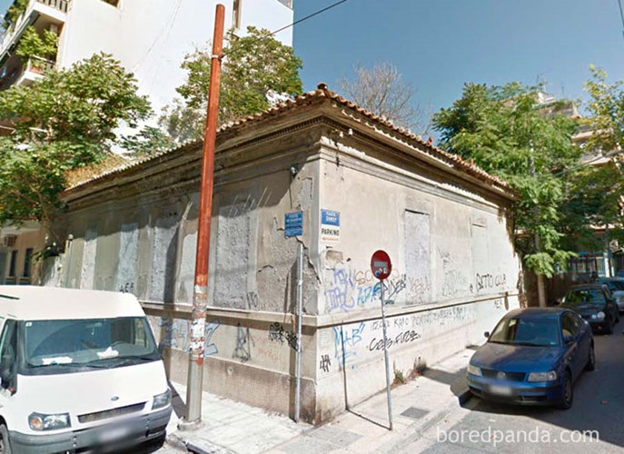 Một bức tường trống trơn ở Athens, Hy Lạp. (ảnh: Bored Panda).