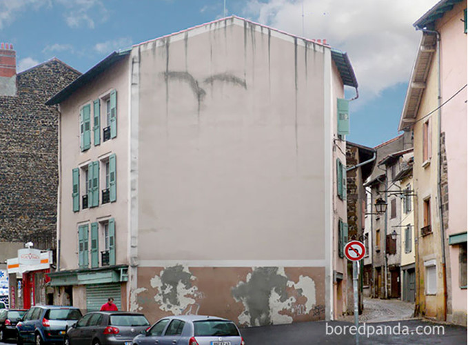 Một bức tường trông khá tẻ nhạt ở Le Puy en Velay, Pháp. (ảnh: Bored Panda).