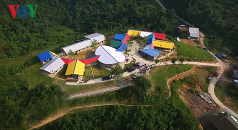 Trường học Lũng Luông (Thái Nguyên).