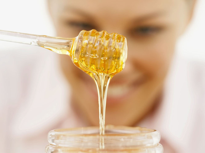 Mật ong kết hợp cùng chuối hột hoặc đậu nành sẽ gây trướng bụng, trường ung.