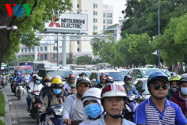Trước mắt, các lực lượng của sân bay Tân Sơn Nhất đang phối hợp với Cảnh sát giao thông- Công an thành phố Hồ Chí Minh, Sở Giao thông Vận tải rà soát lại các điểm xung đột giữa các phương tiện và có phương án bố trí thêm lực lượng.