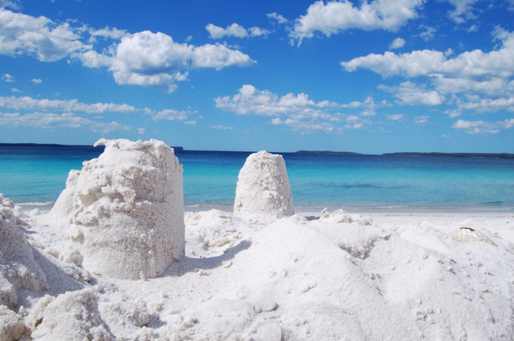 Bãi biển Hyams, Australia. Bãi biển này kéo dài khoảng 300 km. Nơi đây nổi tiếng với bãi cát trắng như tuyết. 