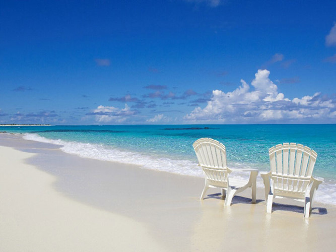 Vịnh Grace, quần đảo Turks và Caicos. Nơi đây thực sự là thiên đường với bãi cát trắng mịn. Mỗi năm địa điểm này thu hút một lượng lớn khách du lịch.