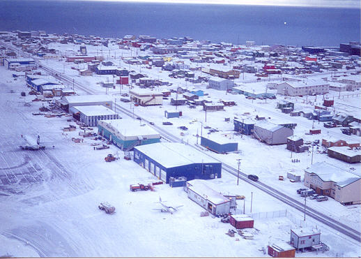Được ví như điểm cực bắc của nước Mỹ, thành phố Barrow thuộc tiểu bang Alaska là một trong những vùng định cư có khí hậu khắc nghiệt nhất thế giới. Vào mùa đông, nhiệt độ tại đây có thể xuống dưới -30ºC.