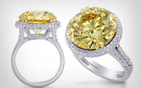 Chiếc nhẫn kim cương màu vàng có giá lên tới 175.000 USD