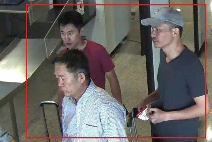 Cảnh sát Malaysia sau đó cho biết, vẫn đang truy lùng 4 nghi phạm khác có liên quan, tất cả đều mang hộ chiếu Triều Tiên. Những người này đều đã rời khỏi Malaysia trong ngày ông Kim Jong-nam bị sát hại. (Ảnh: Cảnh sát Hoàng gia Malaysia)