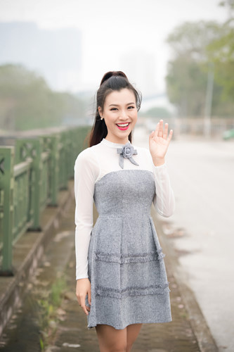 Vừa qua, Hoàng Oanh còn tham gia chương trình Hoán đổi và khiến cộng đồng mạng “sôi sục” với màn diễn thuyết về tình yêu hút hàng triệu lượt xem, giúp cô có biệt danh “nữ MC triệu view”. 