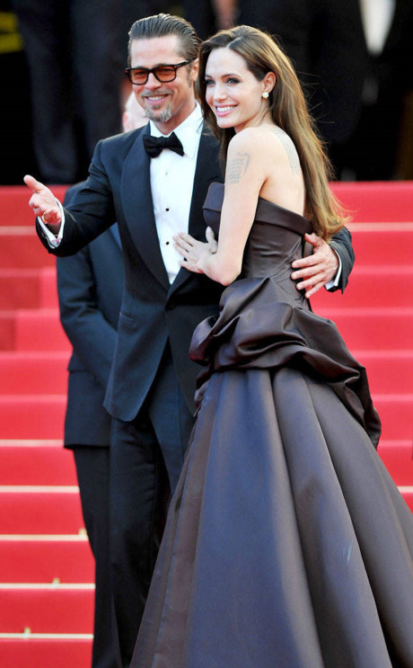 Brad Pitt và Angelina Jolie gặp nhau trên phim trường 