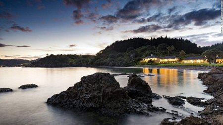 Khách sạn Helena Bay Lodge, tọa lạc tại một bờ biển của New Zealand, cũng rất thích hợp với một lễ cưới thân mật, êm đềm.(nguồn: cnn)