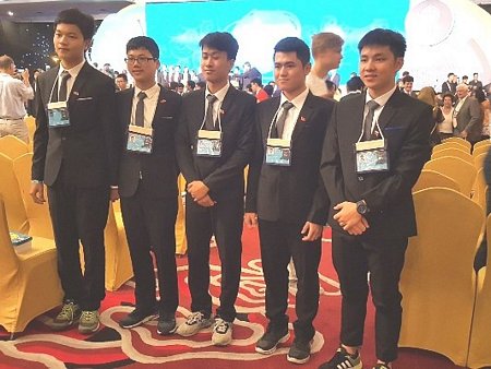 Các thành viên của đội tuyển Olympic Vật lý Việt Nam năm 2017. (Nguồn: Bộ Giáo dục và Đào tạo)