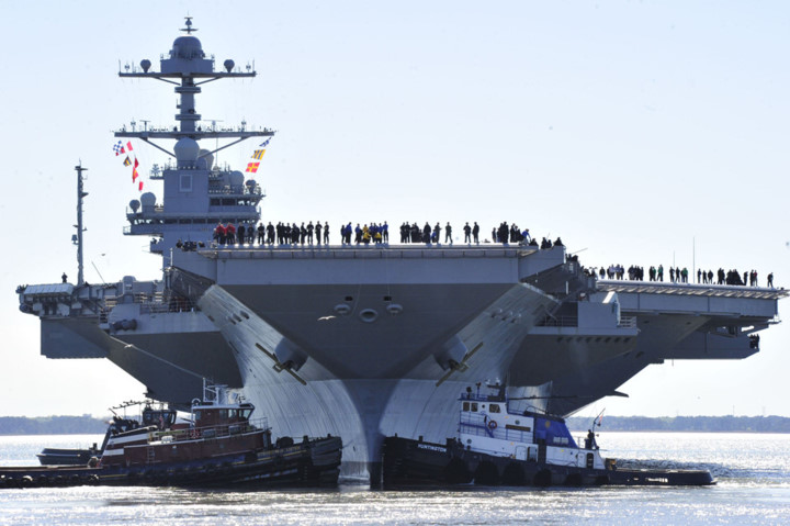 Siêu hàng không mẫu hạm USS Gerald R. Ford trị giá 12,9 tỷ USD được Tổng thống Mỹ Donald Trump mô tả là trung tâm sức mạnh của Mỹ ở nước ngoài. Ảnh: AFP.