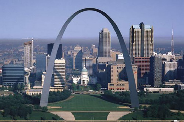 Gateway Arch tên gọi khác Cổng vào miền Tây, là một vòm cong hình nón được làm bằng thép không gỉ nằm ở St. Louis, Missouri, bên bờ sông Mississippi. Ở độ cao 192m, Gateway Arch là cổng vòm cao nhất thế giới, nó được xây dựng để kỷ niệm việc mở rộng nước Mỹ về phía tây.