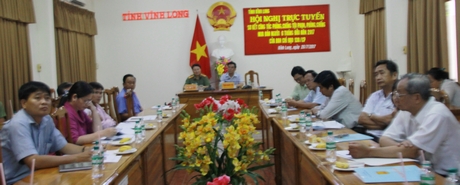 Phó Chủ tịch UBND tỉnh- Trần Hoàng Tựu chủ trì hội nghị tại điểm cầu Vĩnh Long