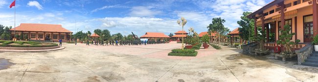 Khu Lưu niệm cố Giáo sư- Viện sĩ Trần Đại Nghĩa (huyện Tam Bình) cũng là điểm đến tham quan của nhiều du khách. Trong ảnh: Học viên Trại hè Quân đội năm 2017 tham quan Khu lưu niệm.