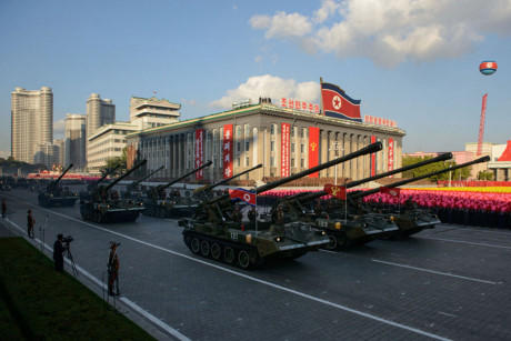 Pháo tự hành Triều Tiên trong cuộc diễu binh hoành tráng nhân sinh nhật thứ 70 của Đảng Lao động Triều Tiên. Ảnh: Getty.