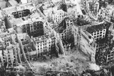 Cảnh tượng hoang tàn như thời Thế chiến 2 (ảnh: Getty).