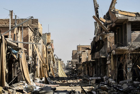 Trong 3 năm qua, Raqqa là thành trì và “thủ đô” của chế độ IS, một trung tâm tuyên truyền và nơi thử nghiệm “nhà nước thánh chiến” IS.