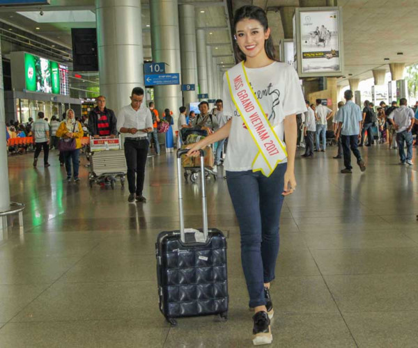 Sáng 6/10, sau khoảng thời gian dài chuẩn bị, đại diện Việt Nam - Á hậu Huyền My đã đến TP.HCM để tập trung cho các hoạt động của Miss Grand International 2017.
