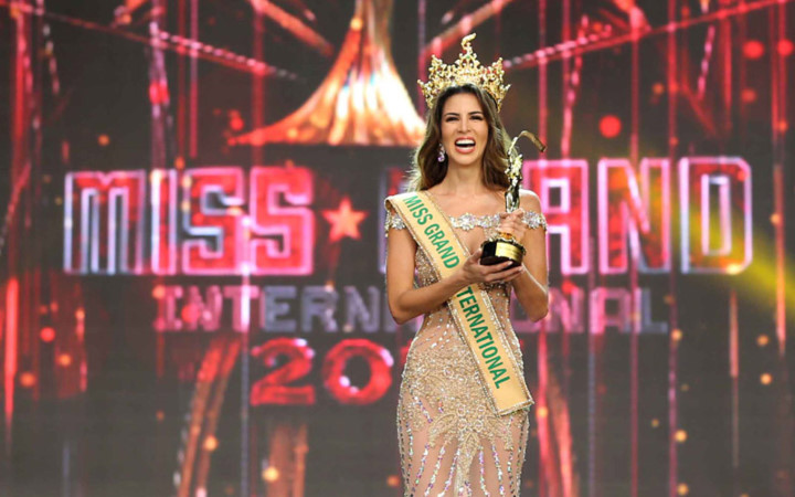Với sự thể hiện xuất sắc xuyên suốt thời gian tham gia Miss Grand International 2017, người đẹp Peru - Maria Jose Lara, năm nay 27 tuổi đã vượt qua 76 đối thủ nặng ký để chạm tay đến vương miện cao quý nhất.