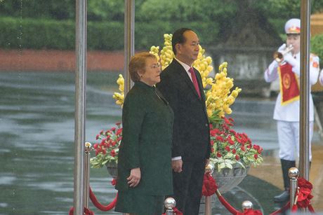 Nhận lời mời của Chủ tịch nước Trần Đại Quang, Tổng thống Cộng hòa Chile Michelle Bachelet Jeria thăm cấp Nhà nước tới Việt Nam từ ngày 8 – 9/11/2017.