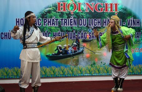 Đoàn khảo sát đến từ Hà Nội cho rằng hát bội là một trong những đặc trưng văn hóa độc đáo, sẽ là tiềm năng thu hút du khách đến Vĩnh Long.