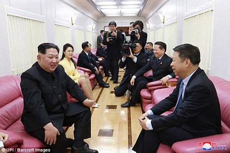Phần nội thất trang nhã màu hồng trong toa tàu chở nhà lãnh đạo Triều Tiên Kim Jong-un. 