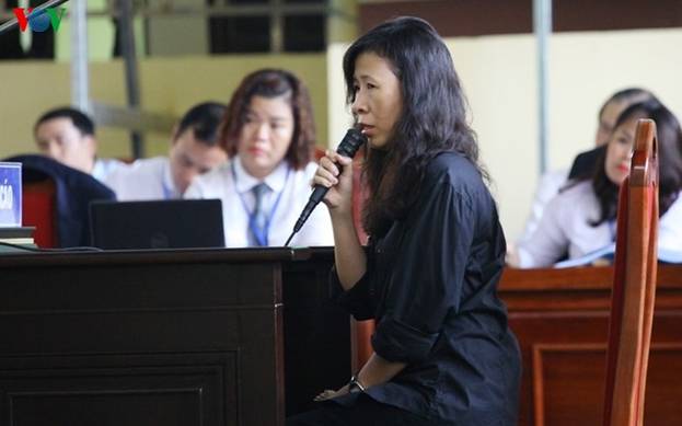 Bị cáo Đỗ Bích Thủy, Giám đốc công ty TNHH dịch vụ phát triển đầu tư Nam Việt: Viện Kiểm sát đề nghị phạt 24 -27 tháng tù nhưng cho hưởng án treo, thời gian thử thách gấp đôi.
