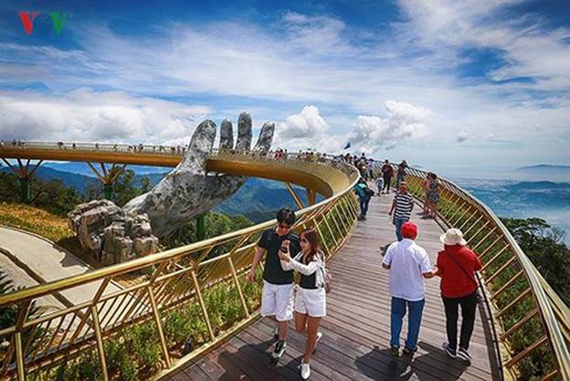 Cây Cầu Vàng ở Bà Nà Hills, Đà Nẵng là nơi được du khách ghé thăm nhiều.