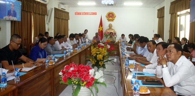 Lãnh đạo tỉnh Vĩnh Long tham dự hội nghị trực tuyến