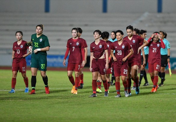 Các cầu thủ Thái Lan thất vọng sau khi không thể vô địch - Ảnh: MATICHON