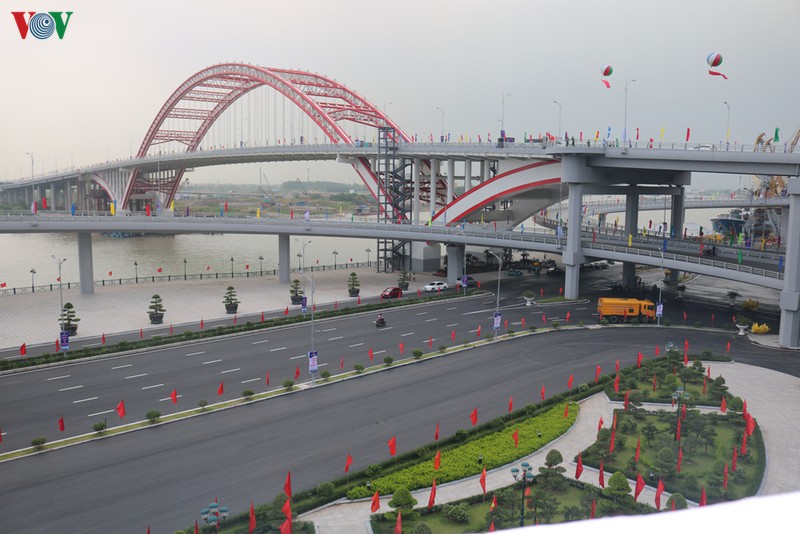  Đây là một trong những công trình giao thông trọng điểm của thành phố Hải Phòng, thực hiện Nghị quyết 32 và Nghị quyết 45 của Bộ Chính trị. Cầu có thiết kế ấn tượng, tạo sự kết nối giao thông, mở rộng thành phố Hải Phòng về phía Bắc.