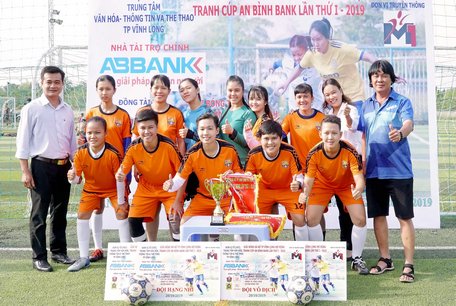 Đội Bình Tân giành chức vô địch của giải.