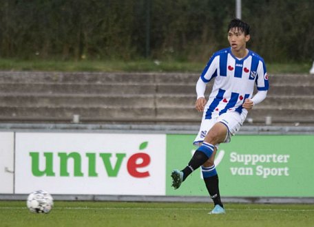 Đoàn Văn Hậu có pha kiến tạo đầu tiên trong màu áo SC Heerenveen